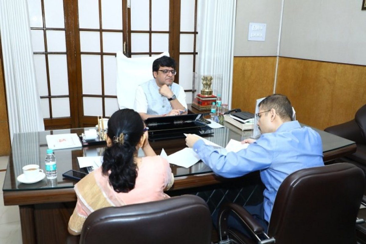 Lucknow News: 63 हजार करोड़ रुपए के राजस्व लक्ष्य अर्जित करने के लिए प्रर्वतन कार्यवाही को और अधिक सुदृढ़ वं प्रभावी बनाया जाए- नितिन अग्रवाल