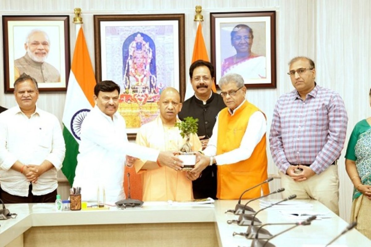 मुख्यमंत्री का निर्देश- पौधरोपण की सफलता के लिए 50 करोड़ पौधों की नर्सरी हो तैयार, पौधों में हो विविधता।