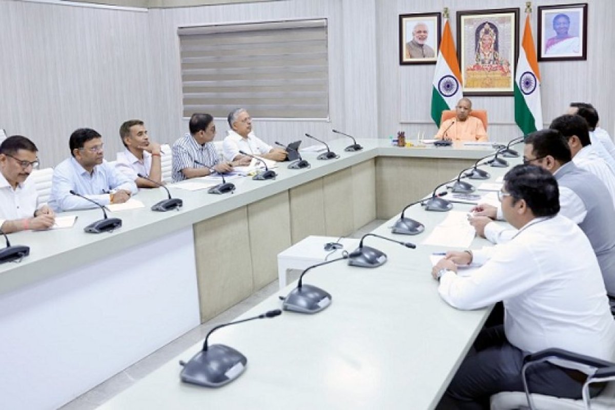 UP News: मुख्यमंत्री ने कहा- मेरठ को स्मार्ट, स्वच्छ और सस्टेनेबल शहर बनाने के लिए चरणबद्ध विकास रणनीति तैयार।