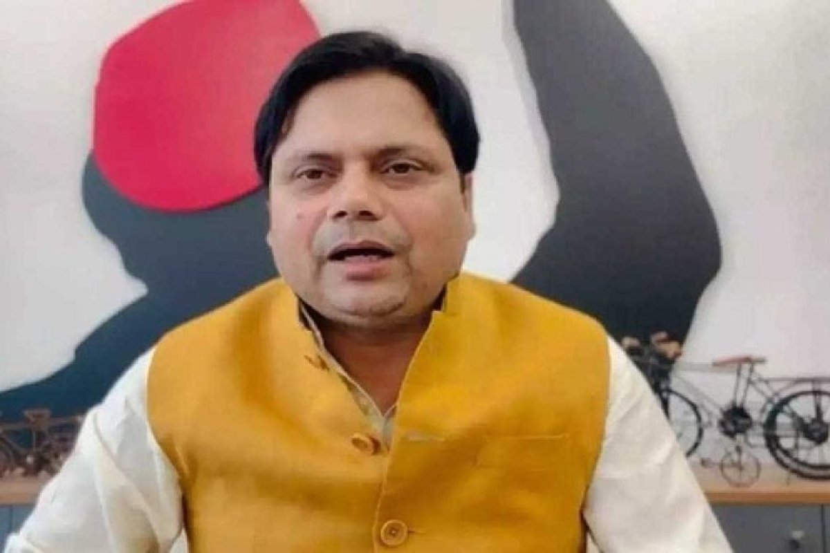 Political News: सपा प्रवक्ता का सनसनीखेज आरोप- ‘भाजपा अवैध बताकर मदरसों पर बुलडोजर चला रही, इतिहास नागपुर से लिखा जा रहा’।