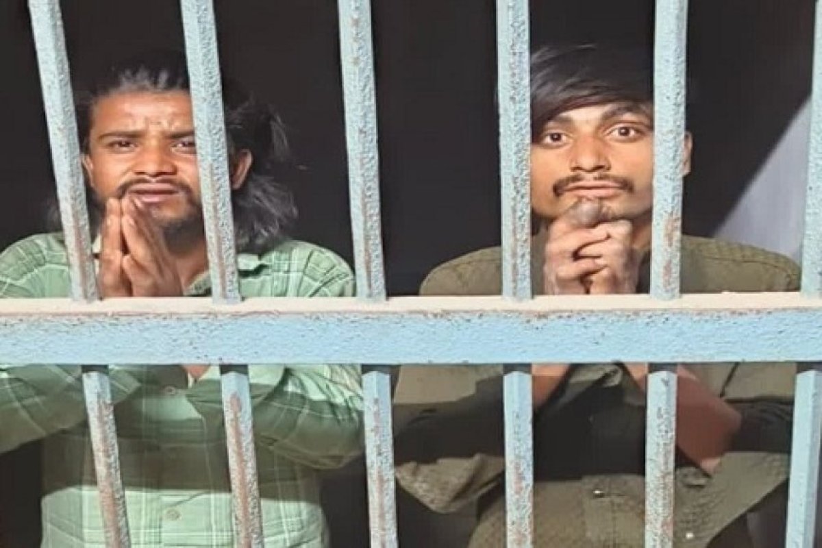 Special: 'पाकिस्तान जिंदाबाद' पोस्ट पर दो युवकों की गिरफ्तारी,पुलिस के इलाज के बाद मांगी माफी, ‘हिंदुस्तान जिंदाबाद’ के लगाए नारे। 