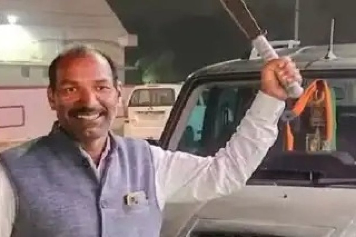 Political News: मंदसौर में बीजेपी नेता मनोहर धाकड़ का अश्लील वीडियो वायरल, गिरफ्तारी के बाद सियासी भूचाल। 