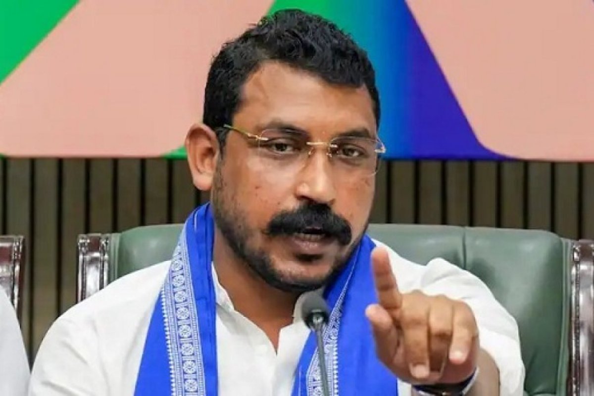 UP News: आगरा में चंद्रशेखर आजाद की पुलिस को खुली चेतावनी- 'कार्यकर्ताओं के साथ बदसलूकी का हिसाब लिया जाएगा।