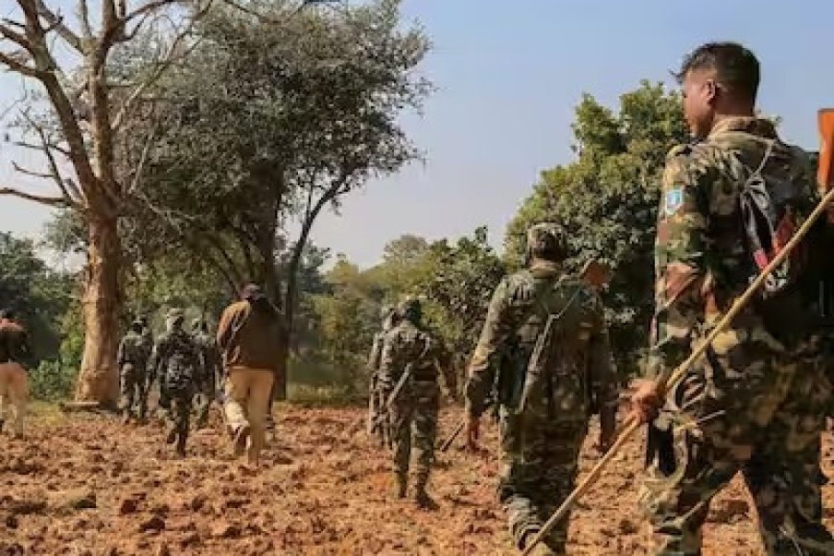देश- विदेश: छत्तीसगढ़ का बस्तर जिला नक्सलमुक्त घोषित, चार दशकों की लड़ाई में सुरक्षाबलों की ऐतिहासिक जीत।