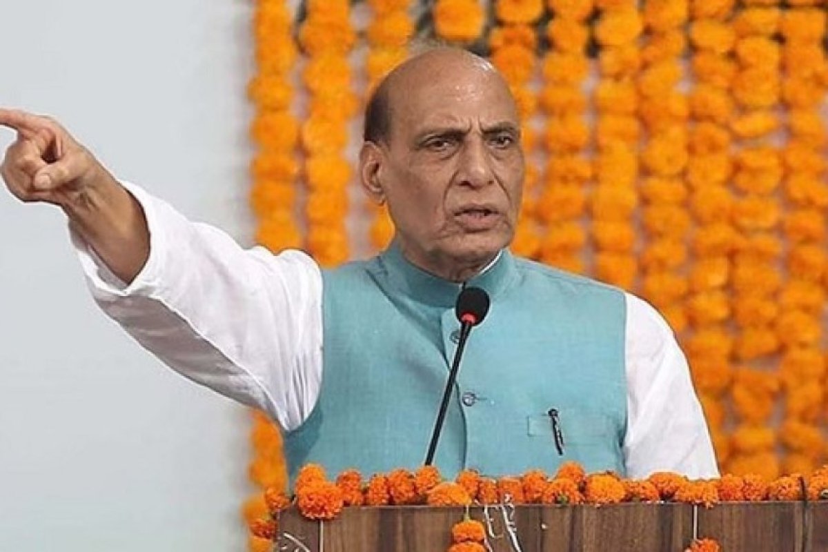 राजनाथ सिंह का कड़ा संदेश- ऑपरेशन सिंदूर में नौसेना की ताकत से पाकिस्तान के चार टुकड़े हो सकते थे, न्यूक्लियर धमकियों से नहीं डरेगा भारत।