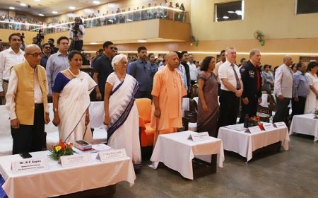 UP News: शिक्षक धन्यवाद समारोह में शामिल हुए मुख्यमंत्री- बोले, शिक्षा को संस्कारों और राष्ट्रीय मूल्यों से जोड़ने पर ही विकसित भारत की रखी जा सकती है नींव। 