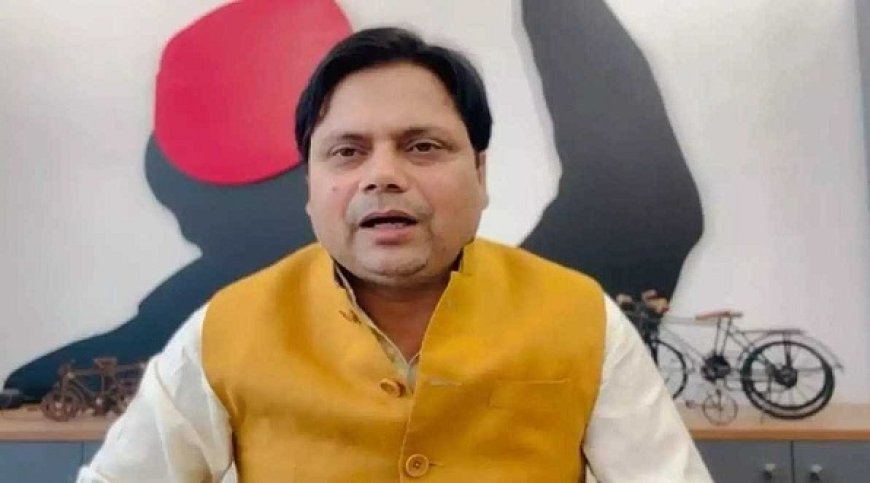 Political News: सपा प्रवक्ता का सनसनीखेज आरोप- ‘भाजपा अवैध बताकर मदरसों पर बुलडोजर चला रही, इतिहास नागपुर से लिखा जा रहा’। 