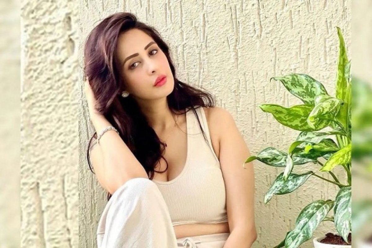 Bollywood News: 'कुएं में कूद जाऊंगी, लेकिन बिग बॉस में नहीं जाऊंगी', टीवी एक्ट्रेस चाहत खन्ना का बिग बॉस पर सनसनीखेज बयान