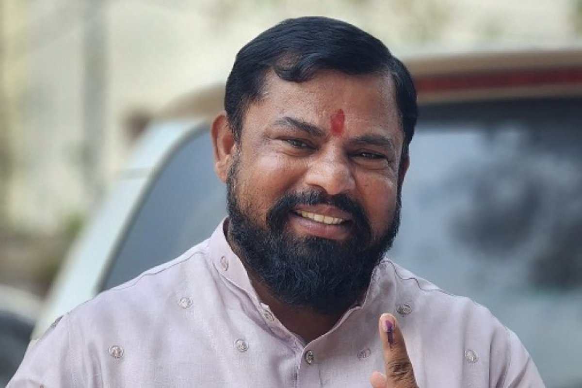 Political News: हैदराबाद पुलिस ने बीजेपी विधायक से कहा- बुलेटप्रूफ वाहन के साथ सुरक्षा व्यवस्था का पालन करिये, मिल रही है धमकियां। 