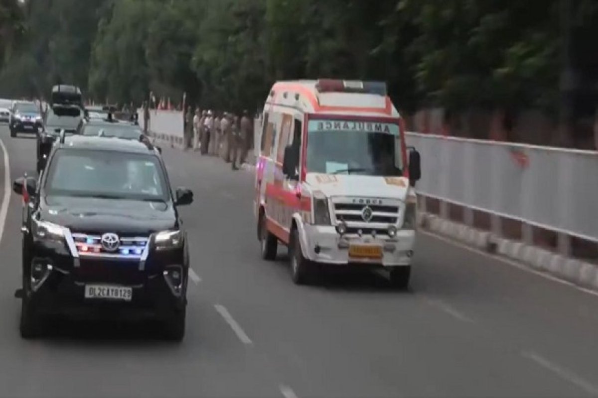Politics News: भुवनेश्वर में पीएम मोदी के रोड शो में काफिले ने एम्बुलेंस को दिया रास्ता, देश- दुनिया ने सराहा।