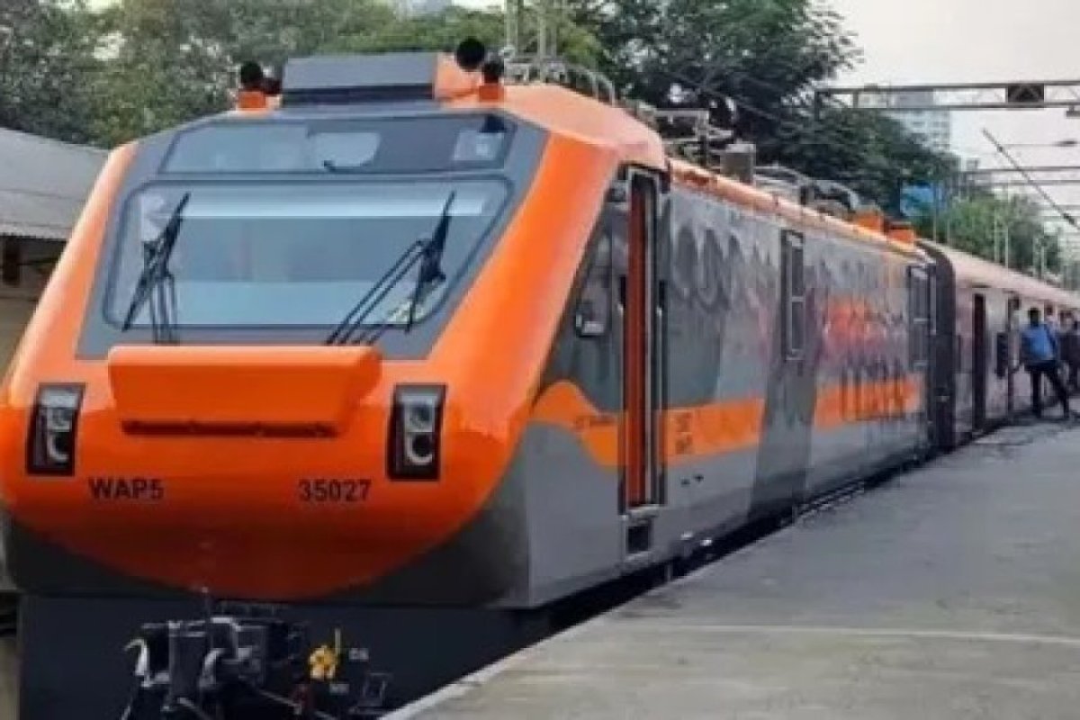 Trending: अब 4 नहीं, 8 घंटे पहले तैयार होगा रेलवे रिजर्वेशन चार्ट, तत्काल टिकट बुकिंग के नियमों में भी बदलाव लागू होंगे। 