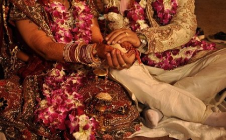 UP: उत्तर प्रदेश में विवाह पंजीकरण के नए नियम: परिवार की सहमति और पंडित की गवाही अनिवार्य। 