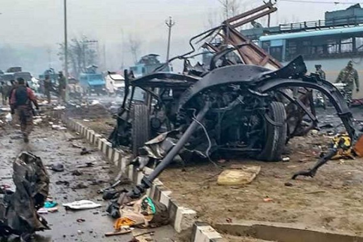 पुलवामा (Pulwama) हमले में Amazon से खरीदा गया विस्फोटक, पेपैल से हुई फंडिंग: FATF की चौंकाने वाली रिपोर्ट। 