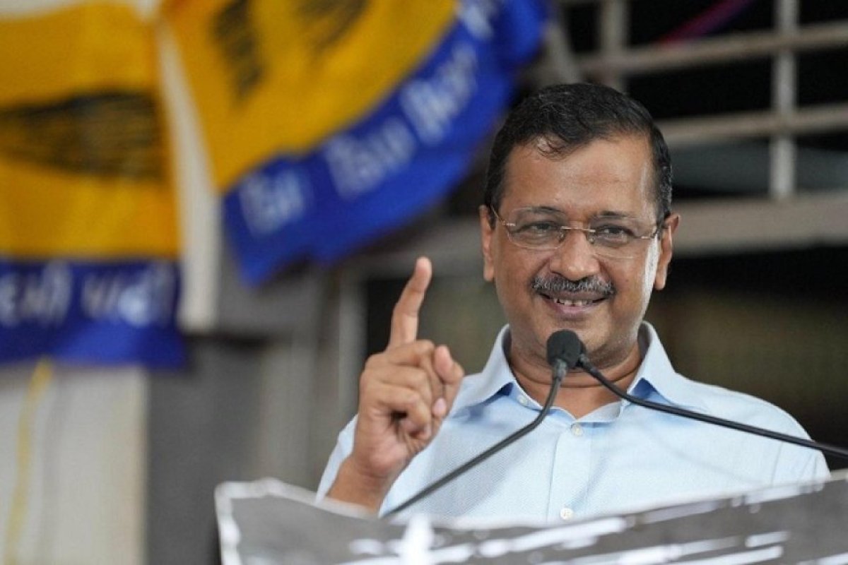 अरविंद केजरीवाल ने की खुद के लिए नोबेल पुरस्कार की मांग, BJP ने कहा- भ्रष्टाचार और अक्षमता के लिए मिले पुरस्कार। 