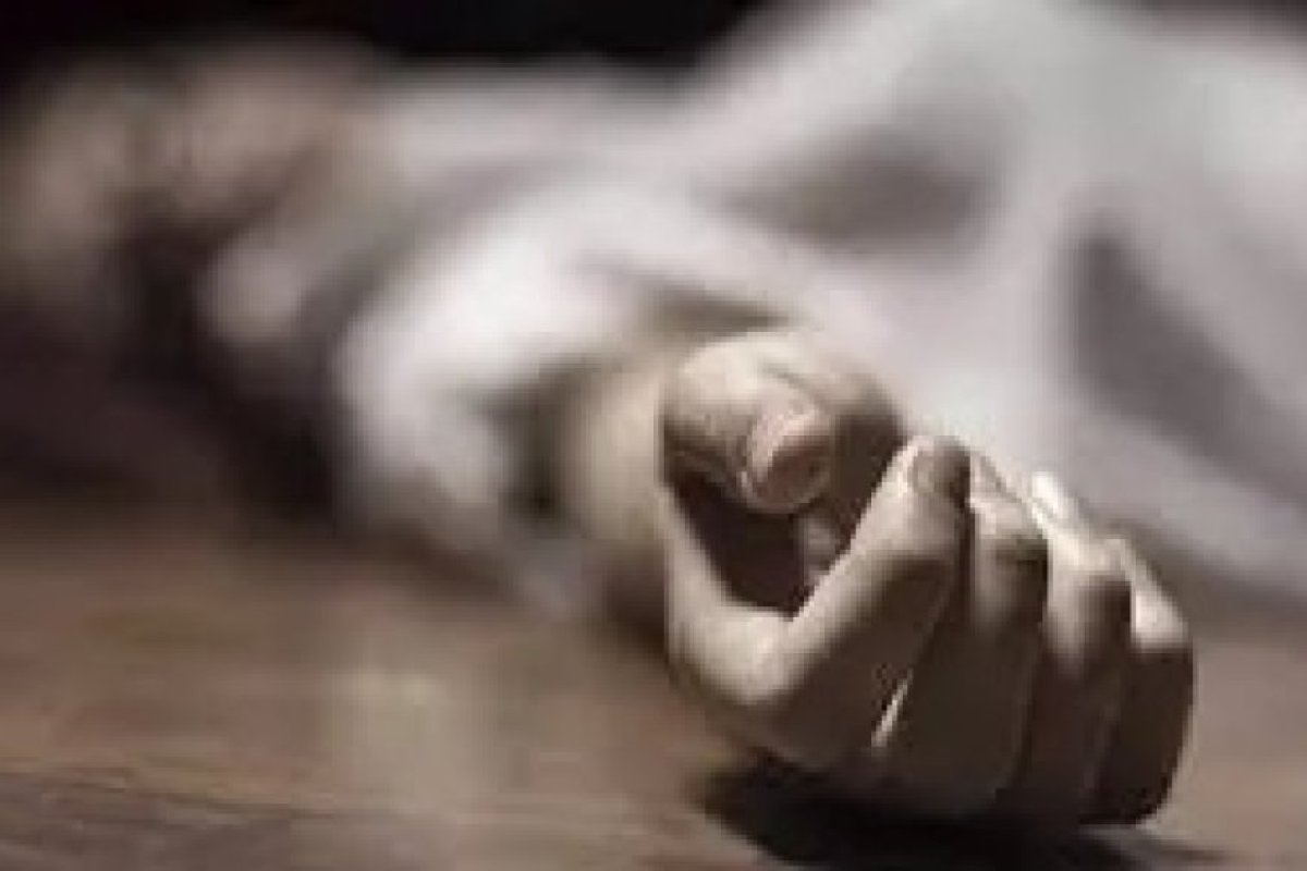 मुंबई में 18वीं मंजिल से गिरकर दर्दनाक मौत, पेट खराब होने के कारण शौच के दौरान बिगड़ा संतुलन।