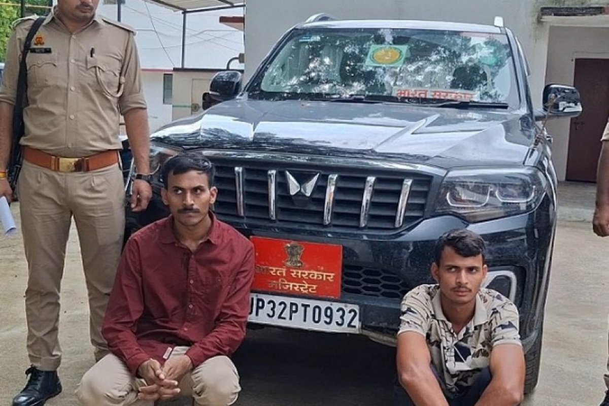 आगरा-लखनऊ एक्सप्रेसवे पर लूट- फर्जी IAS के रसूख ने यात्रियों को ठगा, फर्जी SDM- IAS का नियुक्ति पत्र दिखाया, दो गिरफ्तार।