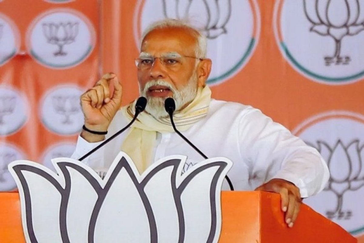पश्चिम बंगाल में PM Modi का तीखा हमला- 'TMC की साजिशों पर होगी सर्जिकल स्ट्राइक, बंगाल को लूटने नहीं देंगे'।