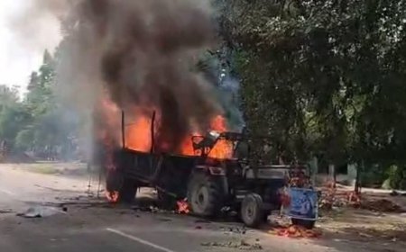 UP : बदायूं में कांवड़ यात्रा के दौरान दर्दनाक हादसा, ट्रैक्टर टक्कर में कांवड़िए की मौत, बवाल और आगजनी