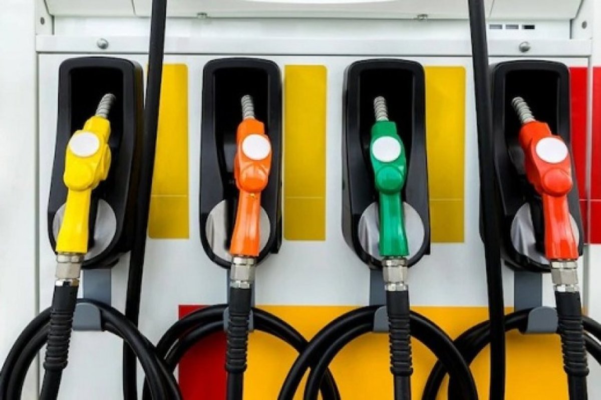 Fuel Prices Today 10 July 2026: दिल्ली, नोएडा से मुंबई तक पेट्रोल-डीजल के दाम जारी, देखें सभी शहरों के ताज़ा रेट की लिस्ट