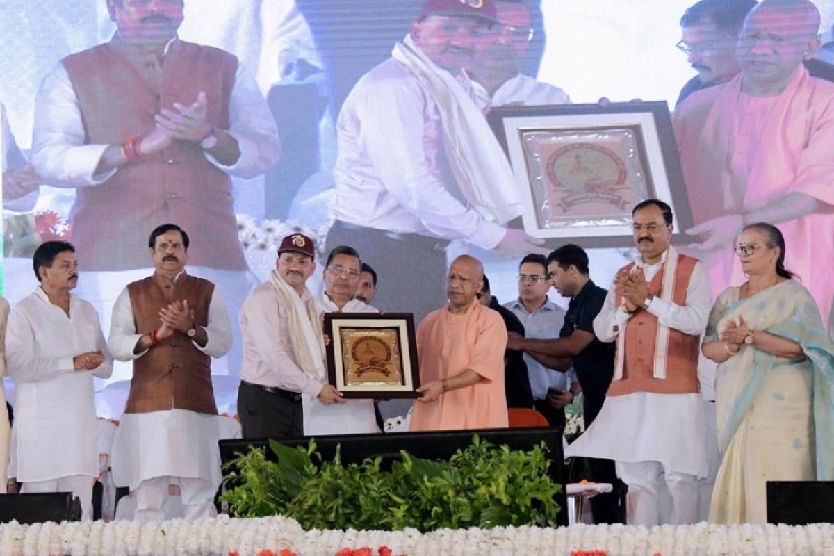 काकोरी ट्रेन एक्शन शताब्दी समारोह में मुख्यमंत्री योगी आदित्यनाथ ने किया राष्ट्रभक्ति का आह्वान ।