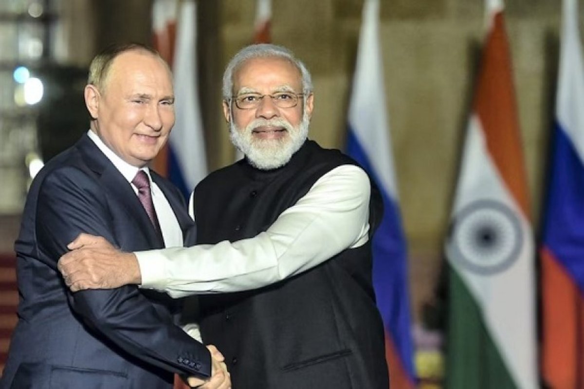 पीएम मोदी और पुतिन की फोन पर विस्तृत बातचीत: यूक्रेन युद्ध, द्विपक्षीय संबंध और भारत यात्रा का निमंत्रण।