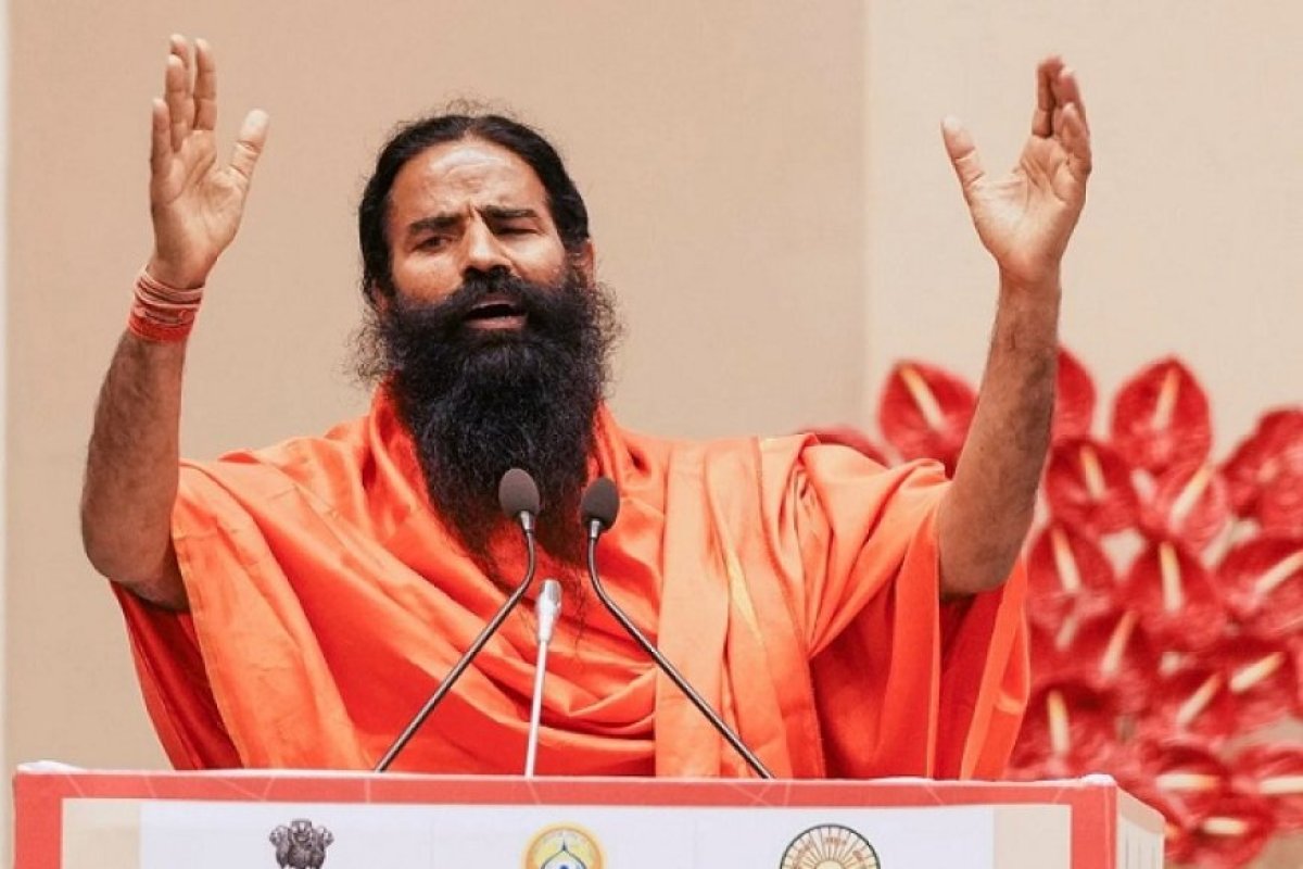 योग गुरु स्वामी रामदेव का दावा - भारत जल्द ही रूस और चीन के साथ मिलकर अमेरिका की राजनीतिक और आर्थिक गुंडागर्दी खत्म कर देगा। 