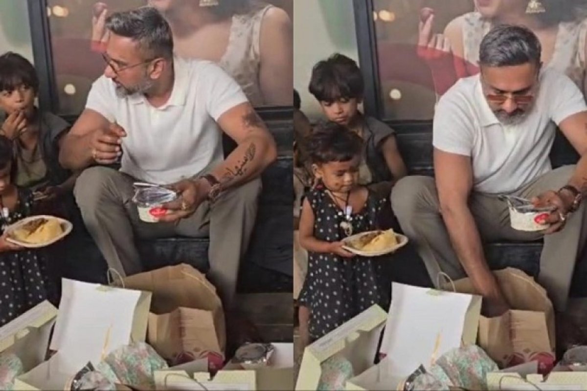 हनी सिंह का नेक काम- नोएडा सेक्टर-63 में सड़क किनारे बच्चों को खिलाया खाना, सोशल मीडिया पर तारीफ।