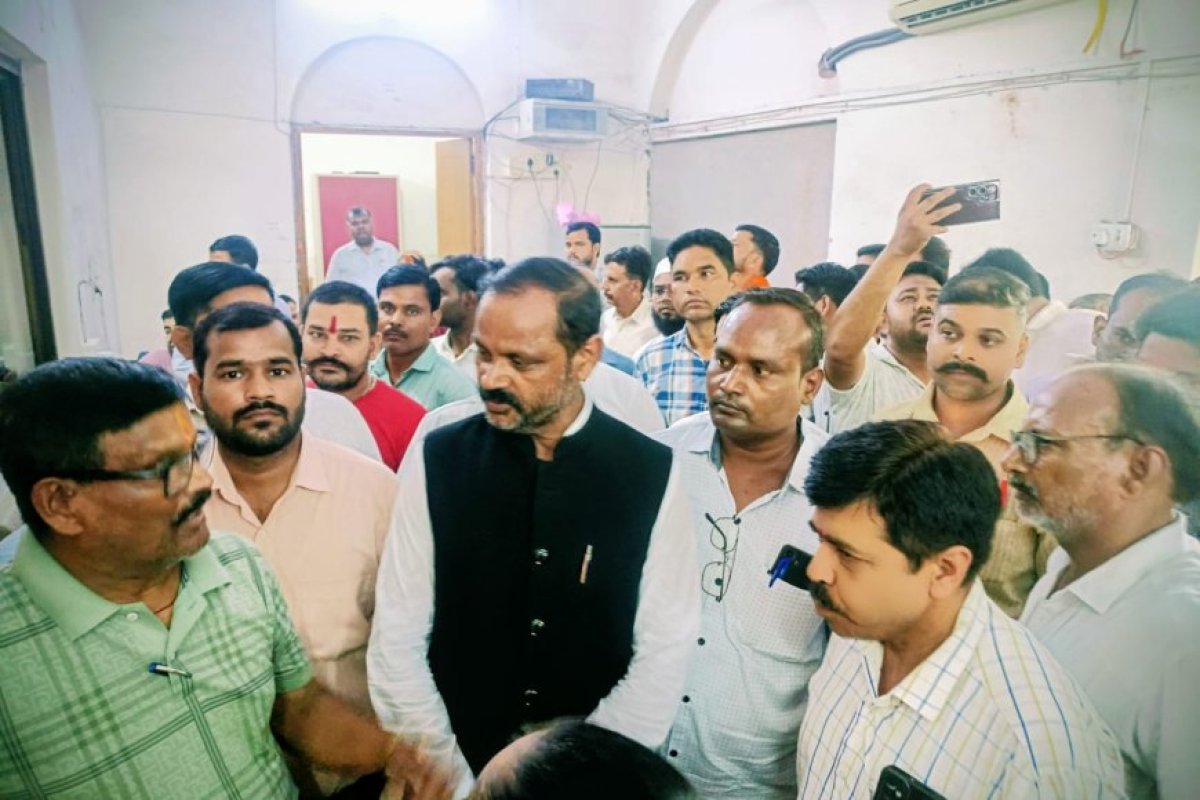 Hardoi : सात सूत्रीय मांगों को लेकर ग्रामीण पत्रकार एसोसिएशन ने सीएम को संबोधित ज्ञापन डीएम को सौंपा