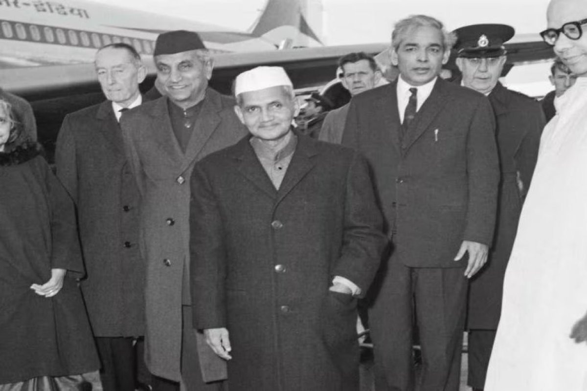 02 अक्टूबर विशेष : लाल बहादुर शास्त्री को ब्रिटिश जेल में कुल सात वर्ष बिताने पड़े, जानिए सादगी और साहस के प्रतीक शास्त्री के जीवन के अनकहे पहलू