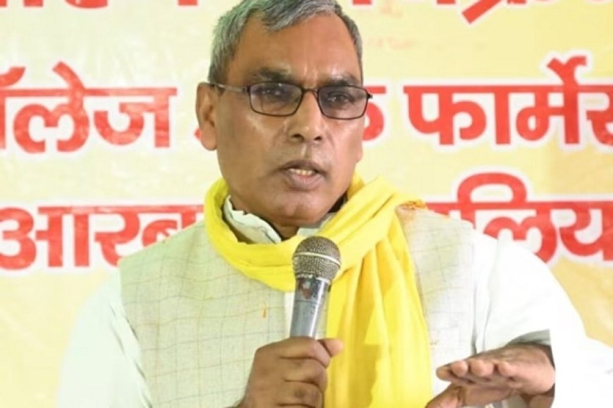 Politics: सपा की 'पीडीए पाठशाला' पर ओम प्रकाश राजभर का तीखा तंज, बोले- यह परिवार विकास प्राधिकरण मात्र।
