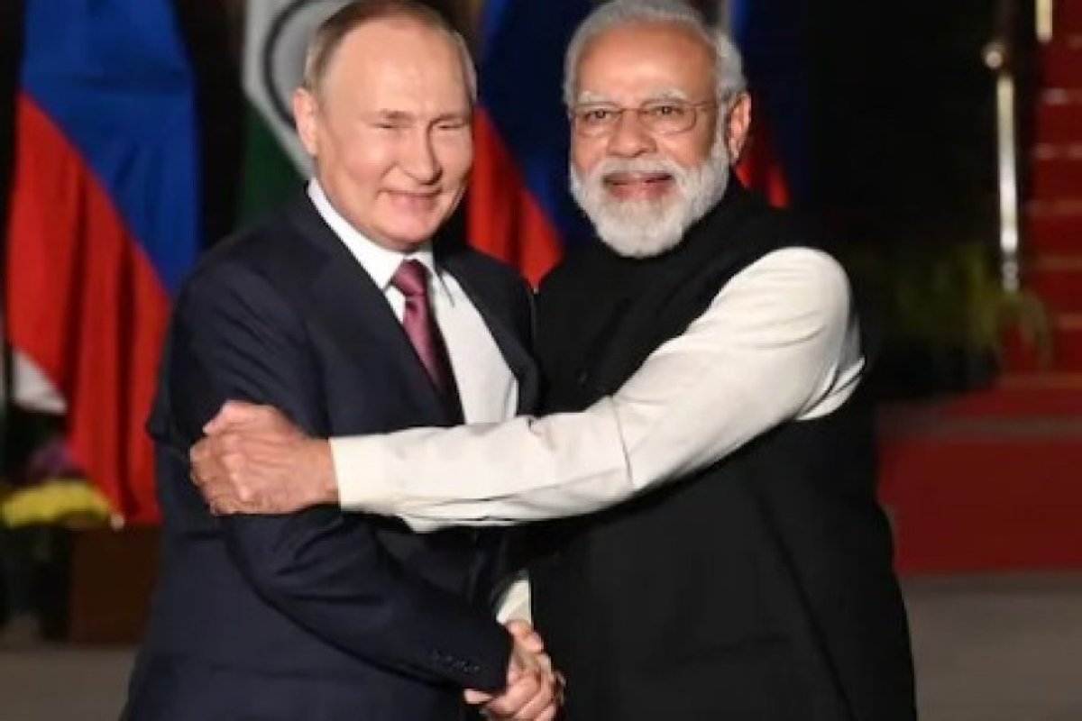 पीएम मोदी ने रूस के प्रेसिडेंट पुतिन को फोन कर दी 73वें जन्मदिन पर बधाई, भारत-रूस साझेदारी को मजबूत करने पर सहमति, दिसंबर में शिखर सम्मेलन का न्योता।