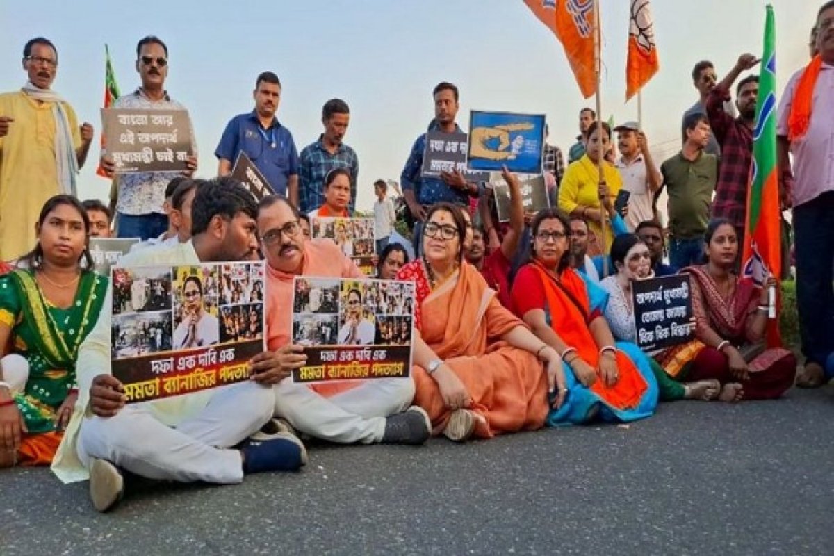 दुर्गापुर गैंगरेप मामला: पांचों आरोपी गिरफ्तार, शुभेंदु अधिकारी ने सबूत नष्ट करने का लगाया आरोप; ममता सरकार पर भाजपा का हमला।