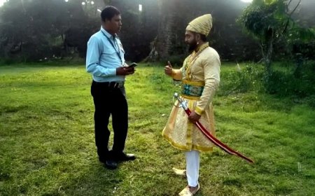 वसई किले में शिवाजी महाराज के वेश में युवक को रोका गया, भाषा विवाद से भड़का हंगामा; एएसआई ने कार्रवाई का आश्वासन दिया।