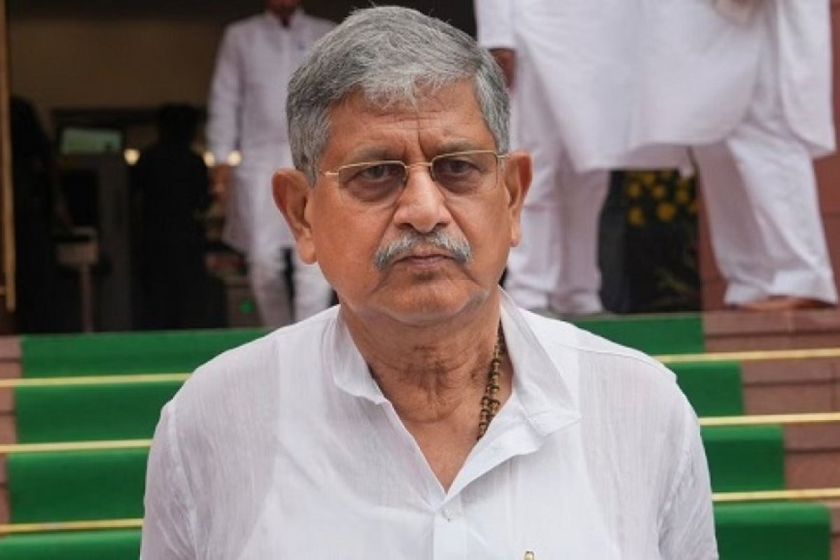 बिहार चुनाव 2025: ....चुनाव के दिन निकलने मत दीजिएगा, घर में ही बंद कर दीजिएगा, ललन सिंह का वीडियो वायरल; RJD ने घेरा, EC ने नोटिस जारी किया।
