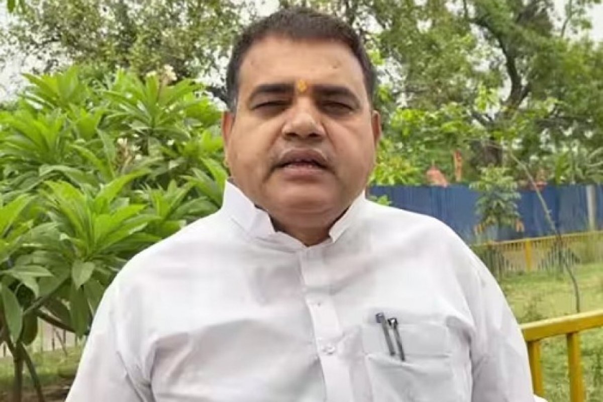 बिहार विधानसभा चुनाव 2025: एग्जिट पोल को भाजपा की साजिश बताते हुए आरजेडी ने खारिज किया, महागठबंधन की जीत का दावा। 