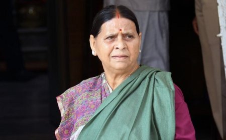 राबड़ी देवी ने दोनों बेटों को दिया आशीर्वाद, लालू परिवार ने एक साथ डाला वोट, बिहार पहले चरण में रिकॉर्ड तोड़ उत्साह। 