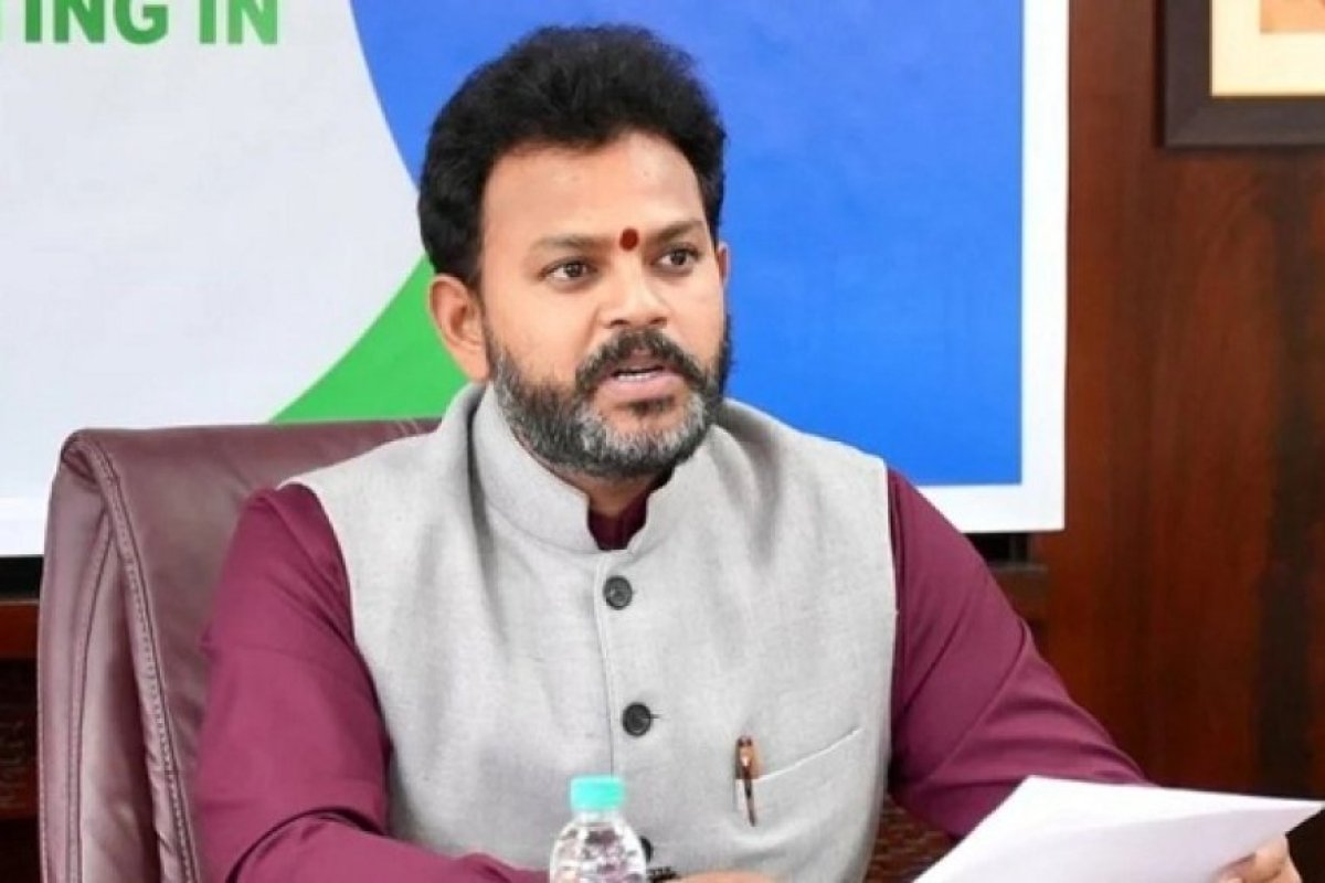 इंडिगो संकट में सख्ती- जरूरत पड़ी तो सीईओ को भी बर्खास्त करेंगे, बोले नागरिक उड्डयन मंत्री राम मोहन नायडू।
