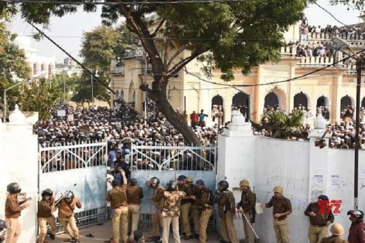 लखनऊ पुलिस ने नदवा दारुल उलूम के चार छात्रों को गिरफ्तार किया, शहर में विरोध प्रदर्शन पर प्रतिबंध लगाया, विदेशी नागरिकों के अवैध रूप से ठहरने का मामला