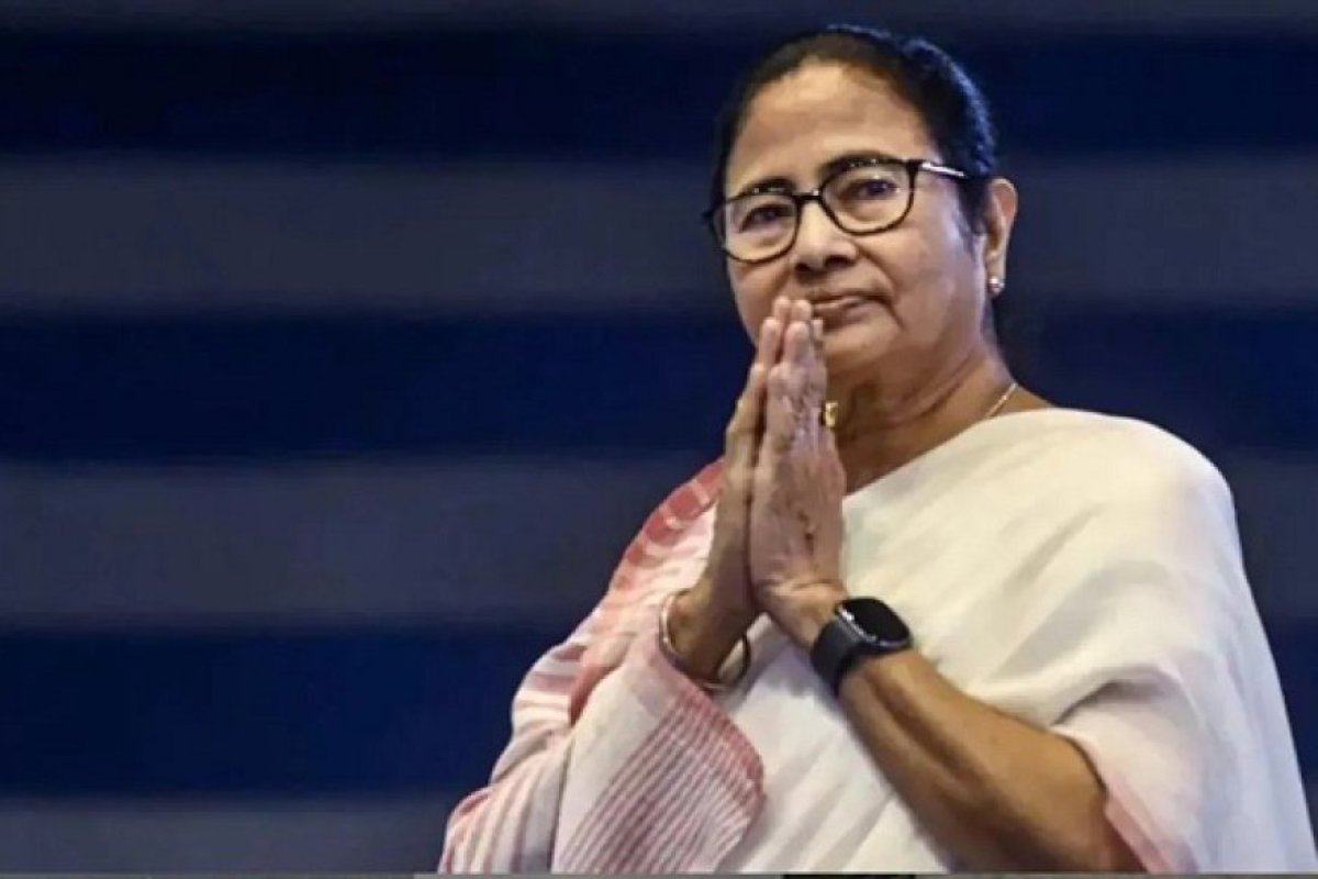 कोलकाता में लियोनेल मेसी के कार्यक्रम में अव्यवस्था से उपजा हंगामा, मुख्यमंत्री ममता बनर्जी ने मेसी और प्रशंसकों से मांगी माफी। 