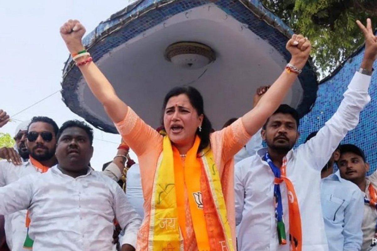 अगर वो 19 बच्चे पैदा करते हैं, तो हिंदुओं को कम से कम 4 बच्चे तो करने ही चाहिए, बीजेपी नेता नवनीत राणा का बयान।