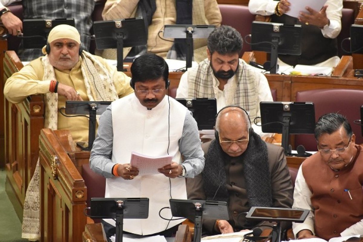 Lucknow: औद्योगिक क्रांति की नई शुरुआत: यूपी सुगम्य व्यापार अधिनियम 2025 से निवेश को मिलेगी रफ्तार – नन्दी