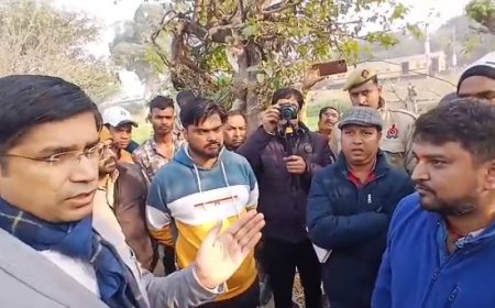 Sambhal: सम्भल में दिन दहाड़े बाइक की डिग्गी में रखे लाखों रुपए ले उड़े चोर।