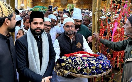 Lucknow: उत्तर प्रदेश सरकार के मंत्री दानिश अंसारी की अजमेर ज़ियारत: अमन की कामना के साथ चादर चढ़ाई। 