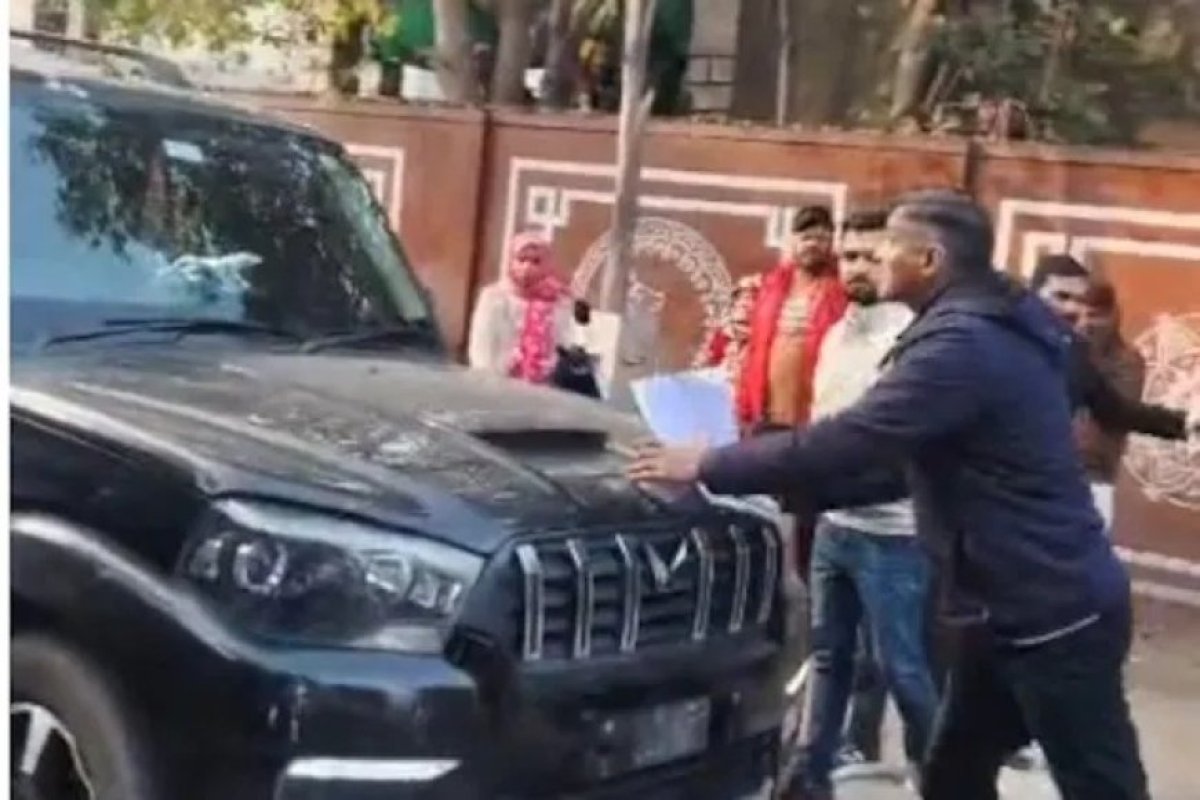 भीलवाड़ा में SP के बंगले के सामने युवती का किया गया अपहरण, स्कॉर्पियो में आए बदमाश युवती को लेकर हुए फरार।