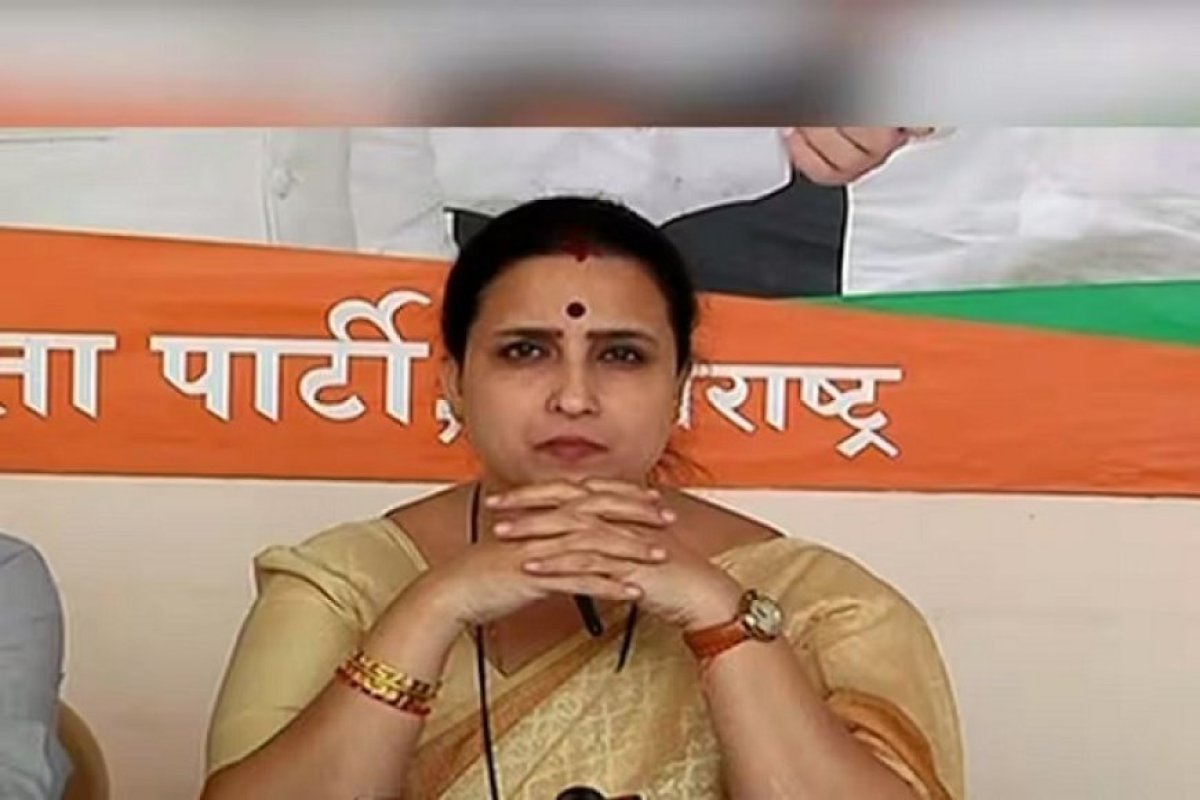 महाराष्ट्र में लाड़की बहिन योजना पर विवाद: चित्रा वाघ बोलीं- कांग्रेस और अन्य पार्टियां हमेशा विरोधी रहीं, जिन लाड़ली बहनों का पैसा चुनाव आयोग ने रोका, वे कांग्रेस को नतीजा दिखाएंगी। 