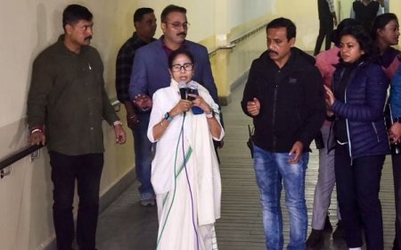 कोलकाता पुलिस तेज कर रही जांच: I-PAC प्रमुख प्रतीक जैन के पड़ोसियों के बयान दर्ज करने की प्रक्रिया शुरू। 