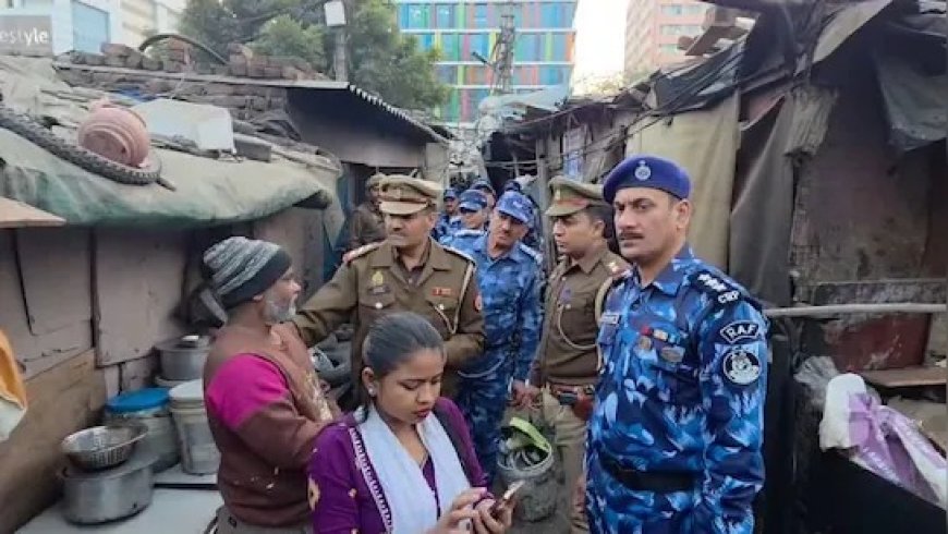 गाजियाबाद में कौशांबी पुलिस की नागरिकता जांच: पीठ पर मोबाइल रखकर एसएचओ ने व्यक्ति को बांग्लादेशी बताया, वीडियो वायरल। 