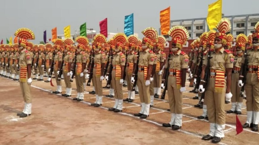 यूपी पुलिस कांस्टेबल भर्ती में आयु सीमा बढ़ी, सामान्य पुरुषों के लिए अब 25 वर्ष तक, 32,679 पदों पर मिली बड़ी राहत। 