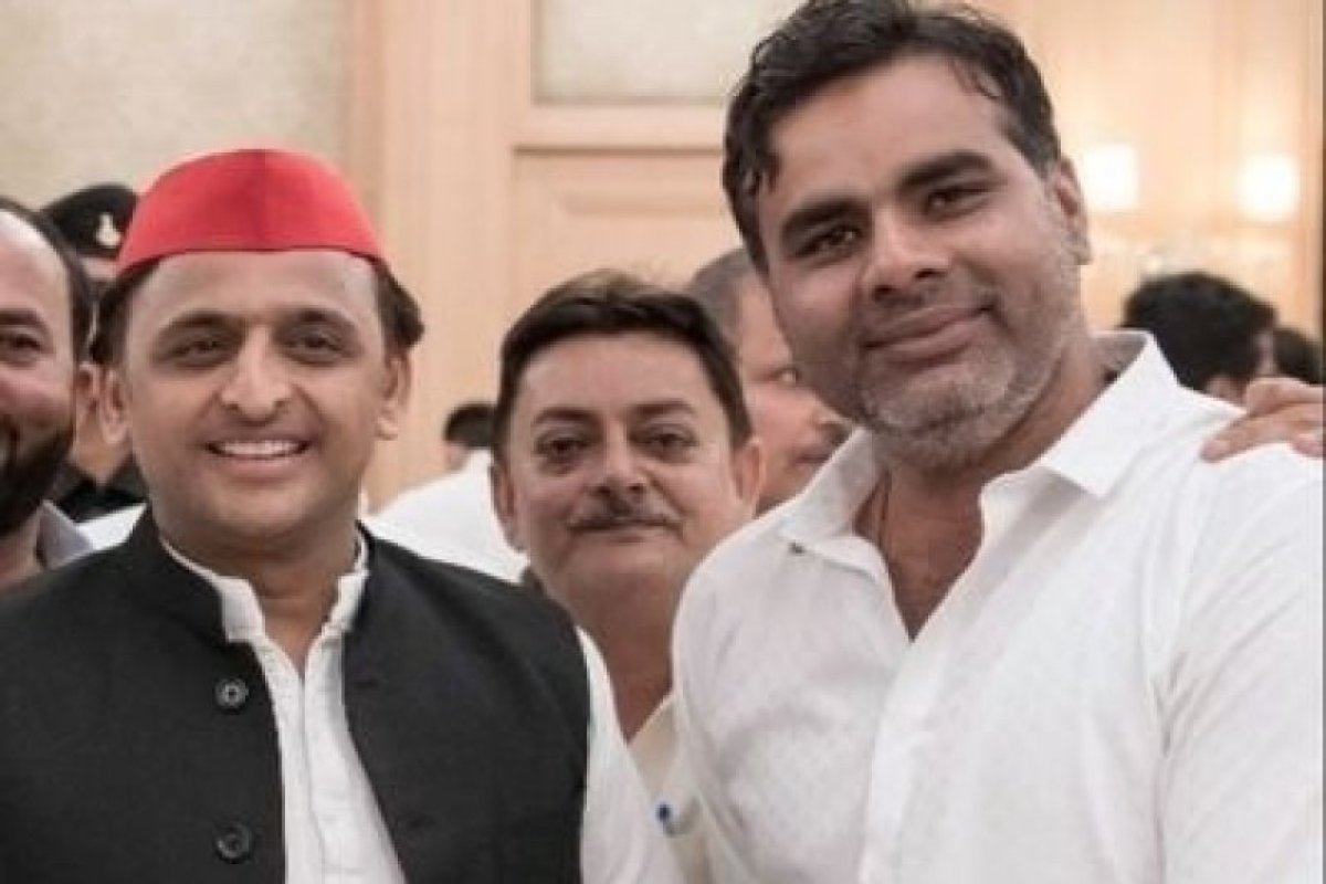 उत्तर प्रदेश के मुरादाबाद जिले में सपा विधायक मोहम्मद फहीम का जाति प्रमाण पत्र फर्जी पाया गया, परिवार के तीन अन्य सदस्यों के प्रमाण पत्र भी निरस्त। 