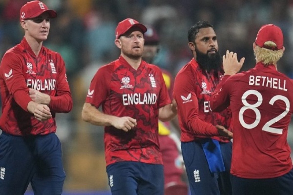 इंग्लैंड के स्पिनर आदिल रशीद ने T20 क्रिकेट में 400 विकेट का आंकड़ा पार किया, हारिस रऊफ का रिकॉर्ड भी तोड़ा।